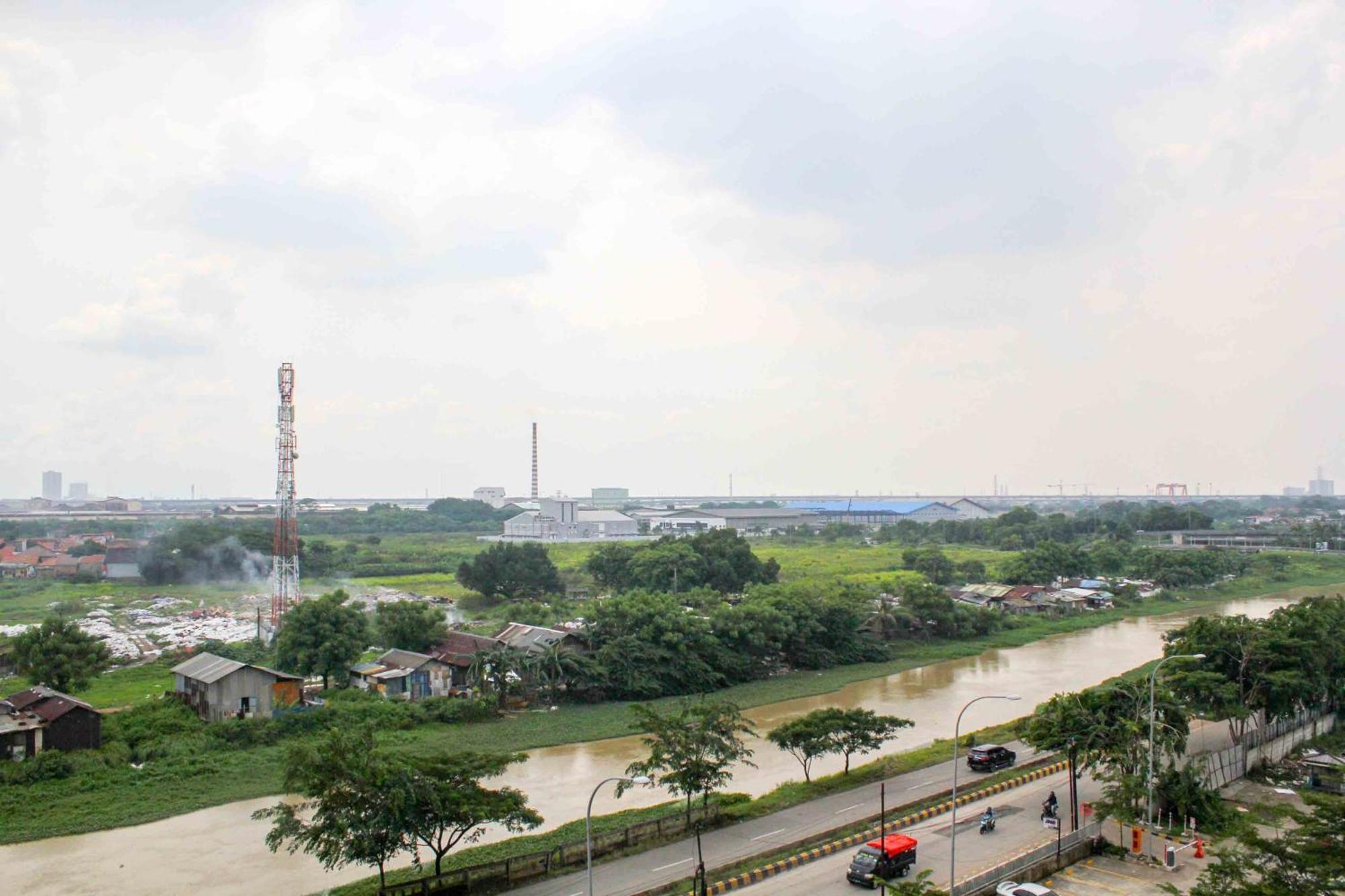 And Elegant At Riverview Jababeka By Travelio Apartemen