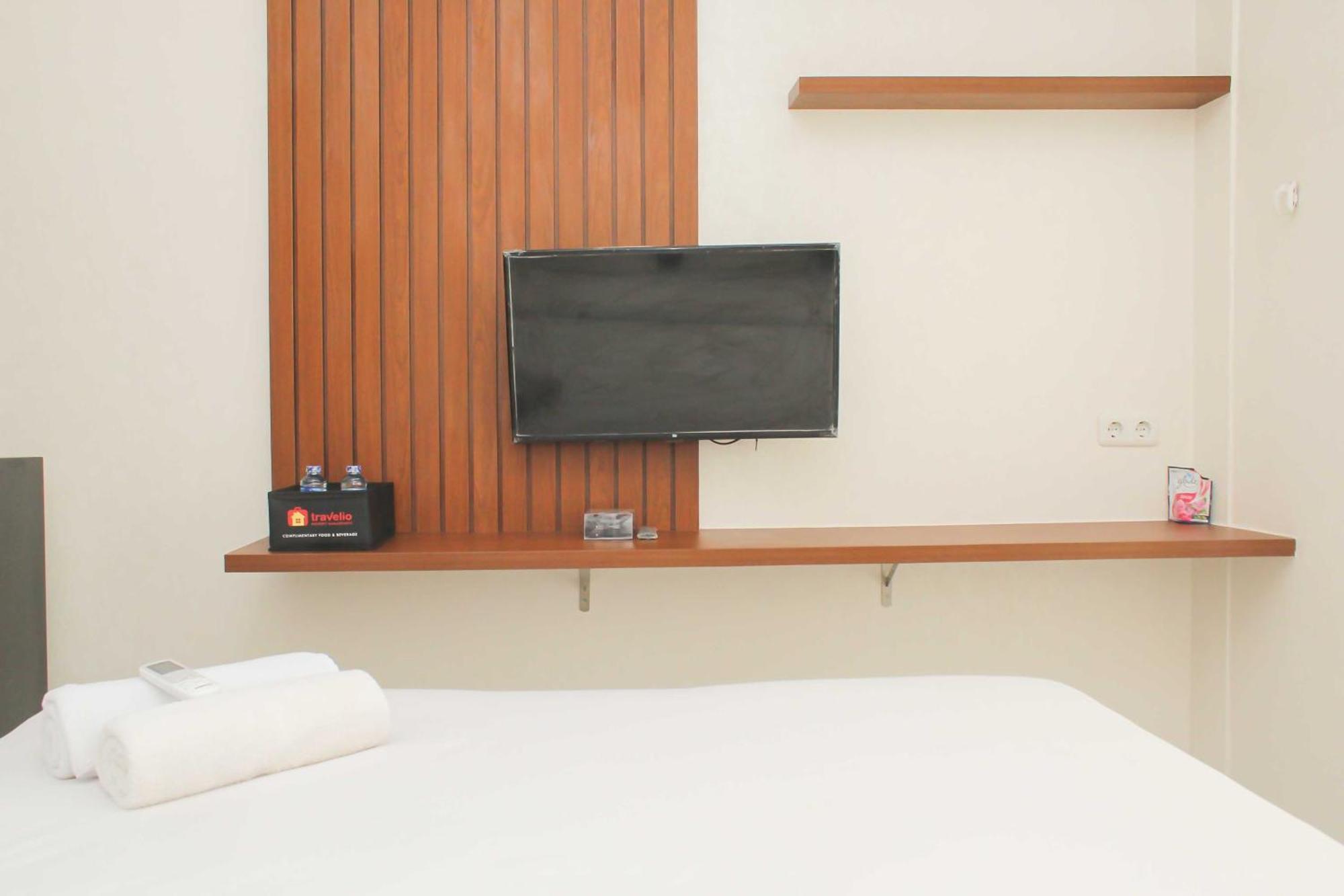 Apartemen And Elegant At Riverview Jababeka By Travelio Bekasi